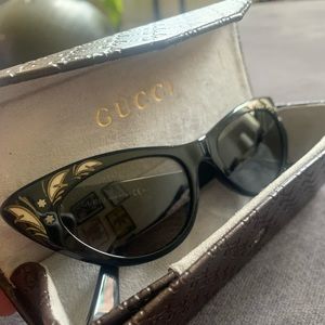 GUCCI Vintage Cat Eye Sunglasses